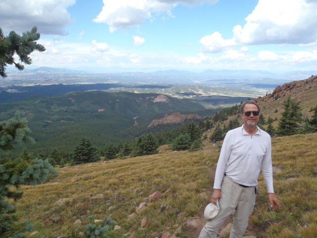Hike up Pikes Peak